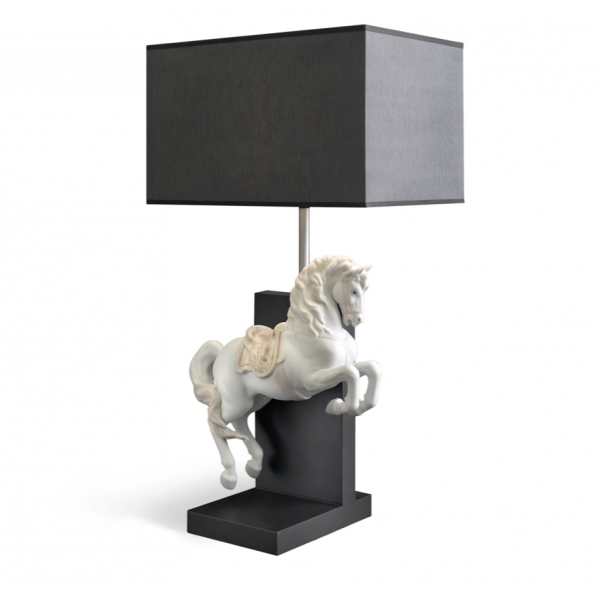 Lampada cavallo in courbette